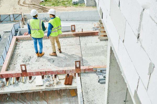 Absence de dommage ouvrage : comprendre les enjeux essentiels